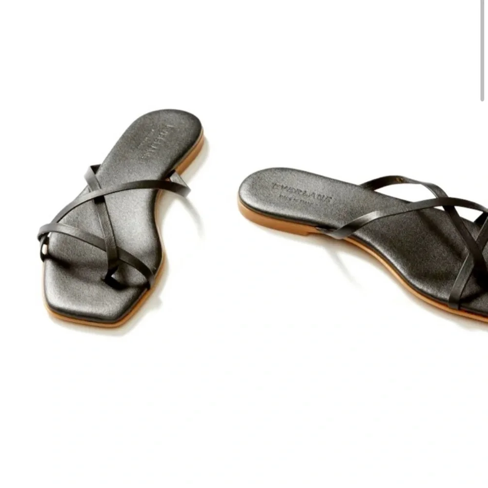 Everlane Black Strappy Square-Toe Sandals - Picture 2 of 8